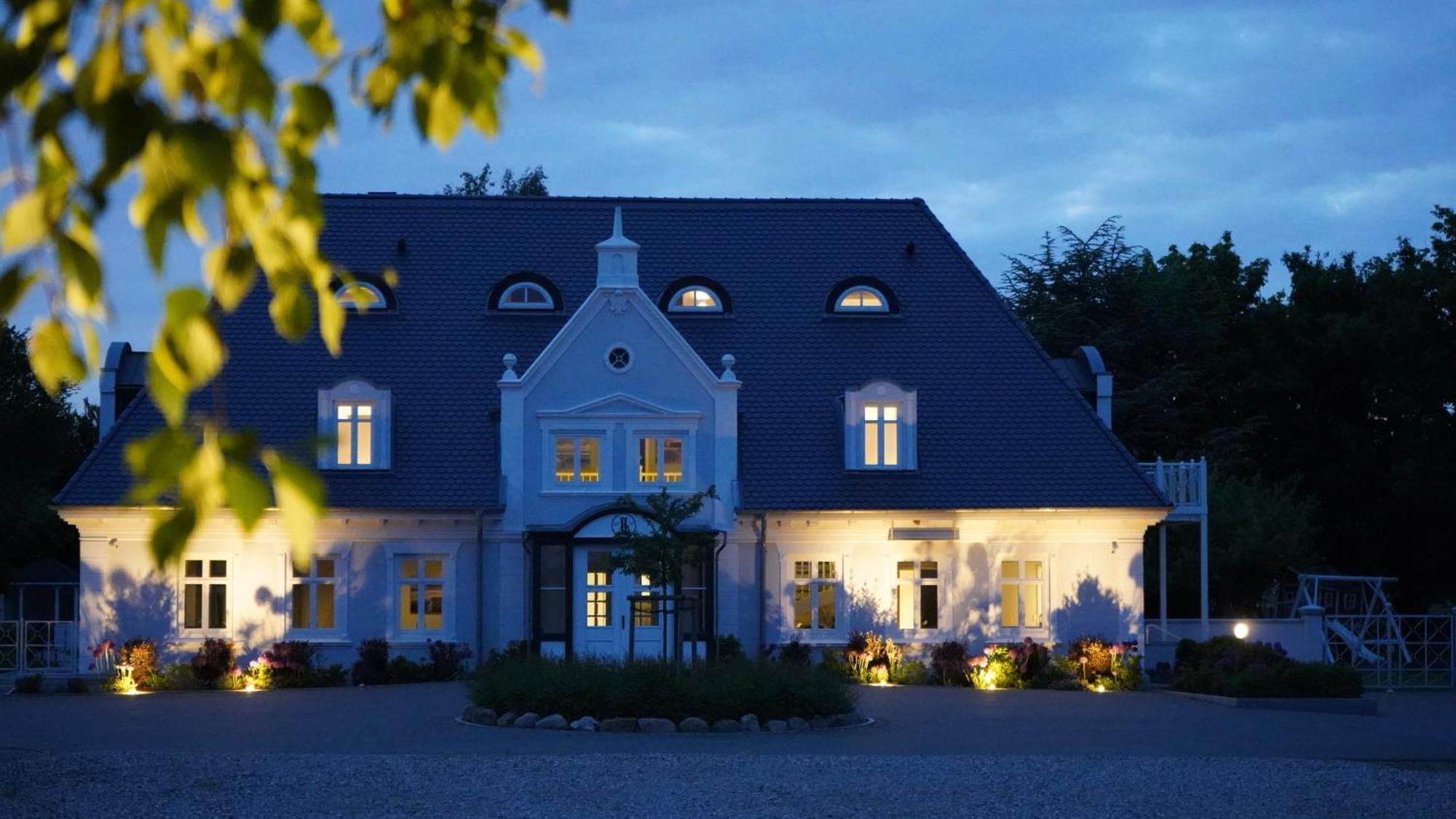Landhaus Luetjenhof Hotel Großenbrode Eksteriør billede