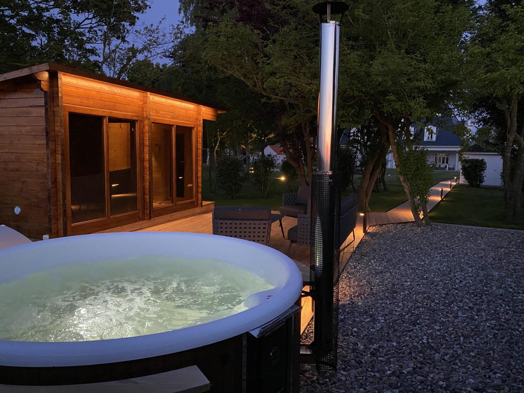 Landhaus Luetjenhof Hotel Großenbrode Eksteriør billede